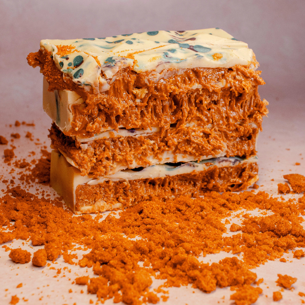 Biscoff Kunafa White Chocolate Bar XL with crispy kunafa filling by Urban Chocolatier